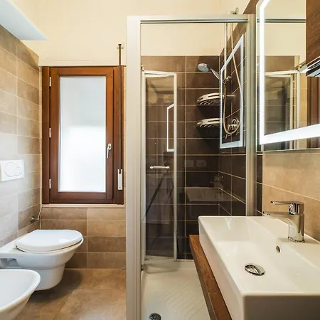 - 200mt Dal Mare Moderno Con Ampio Giardino Apartman
